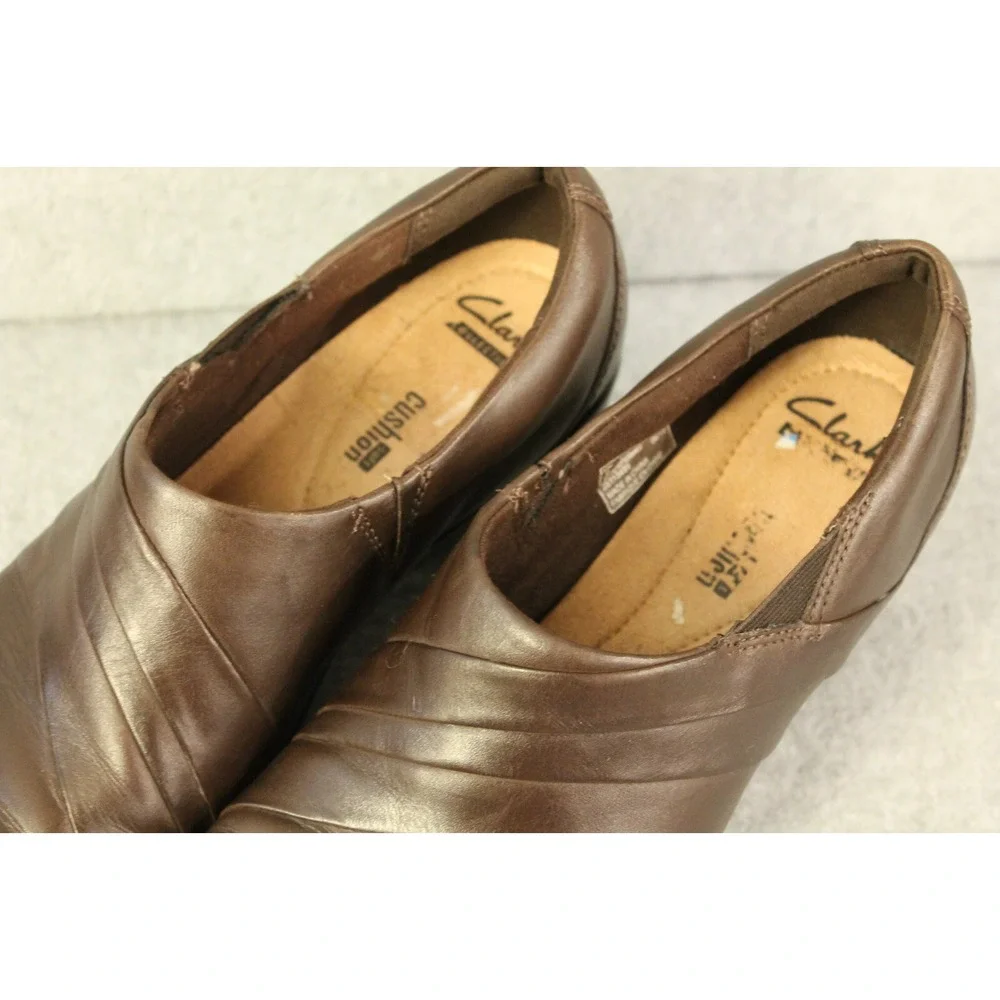 Clarks Bendables Brown Leather Zip up‎ Block Heel Ankle Boots Bootie Size 8.5